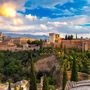 Alhambra e Palazzi nazarì: Tour guidato + Trasporto da Malaga