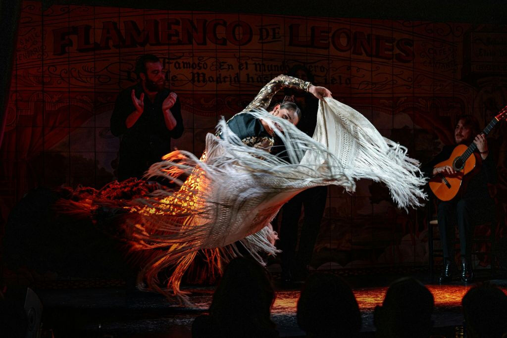 Madrid: Flamenco Show at Flamenco de Leones with a Drink