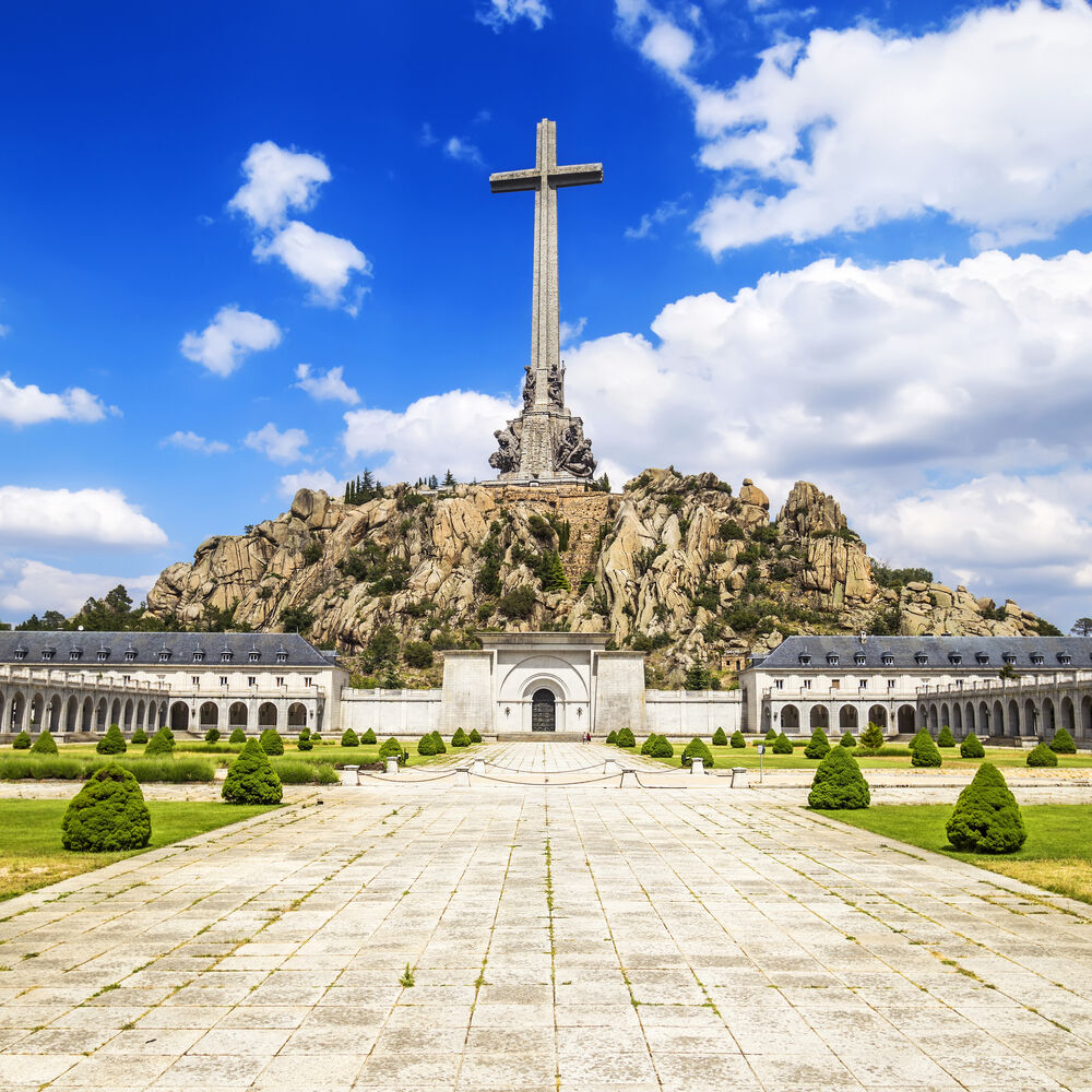 Real Monasterio de El Escorial + Valle de los Caídos: Excursión de medio día desde Madrid