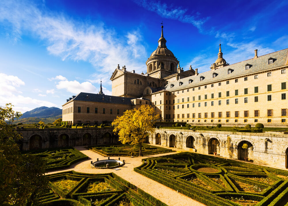 Real Monasterio de El Escorial + Valle de los Caídos: Excursión de medio día desde Madrid