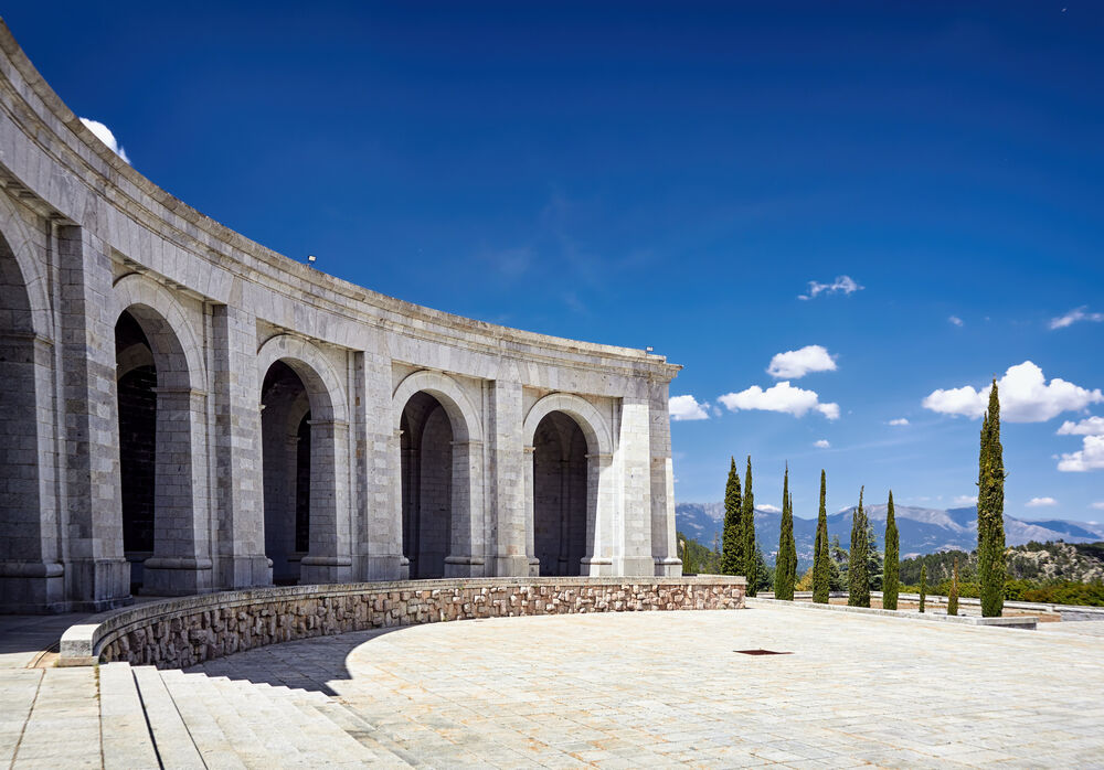 Real Monasterio de El Escorial + Valle de los Caídos: Excursión de medio día desde Madrid